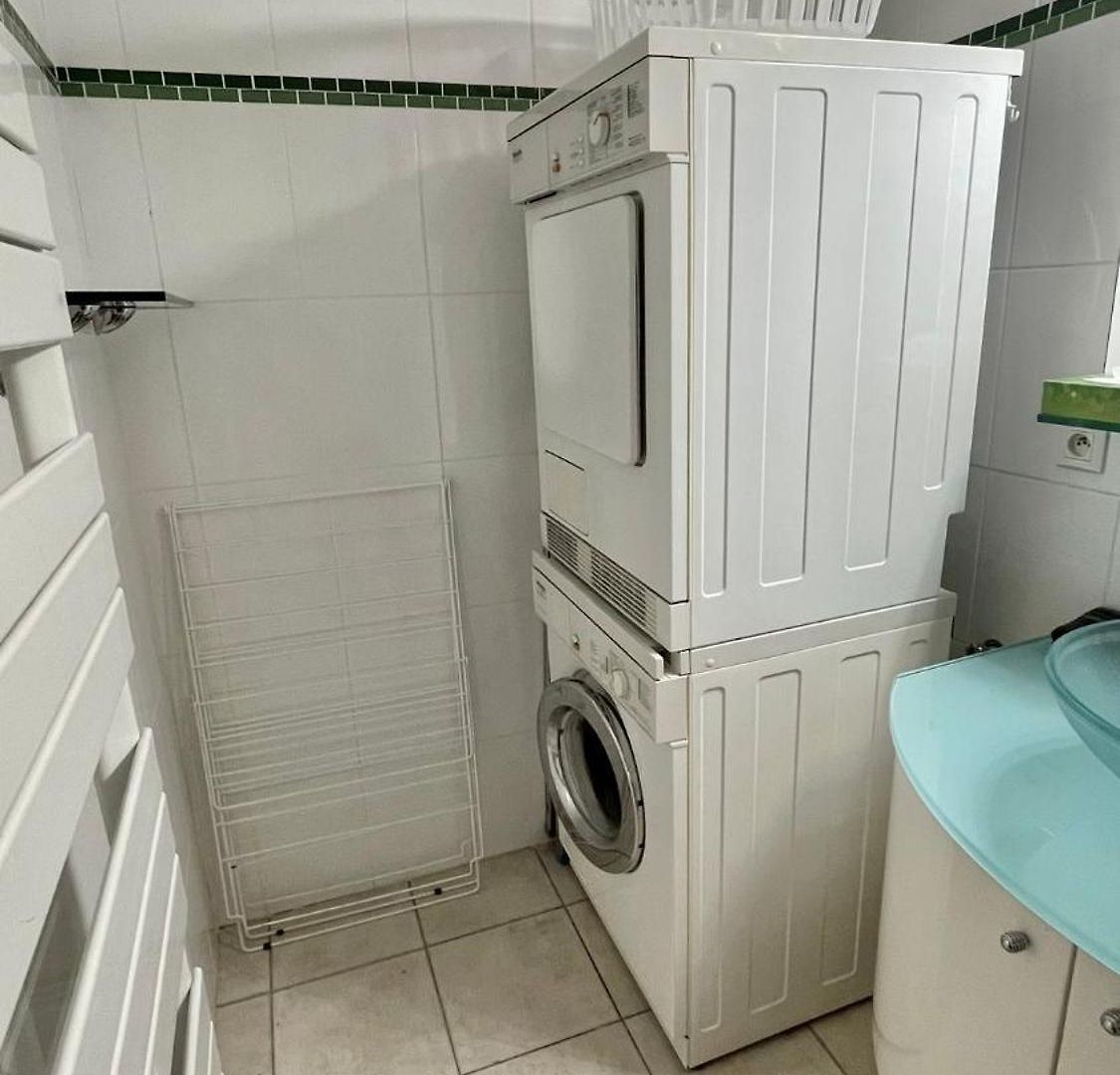 Place Grimaldi, Close To And Restaurants, With Balcony *