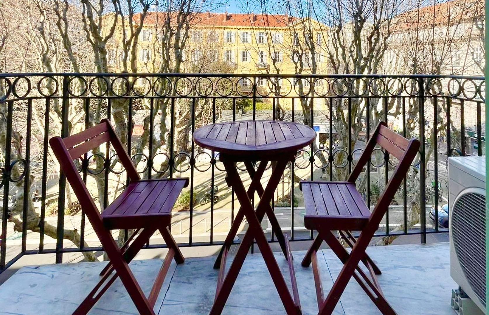 Place Grimaldi, Close To And Restaurants, With Balcony *
