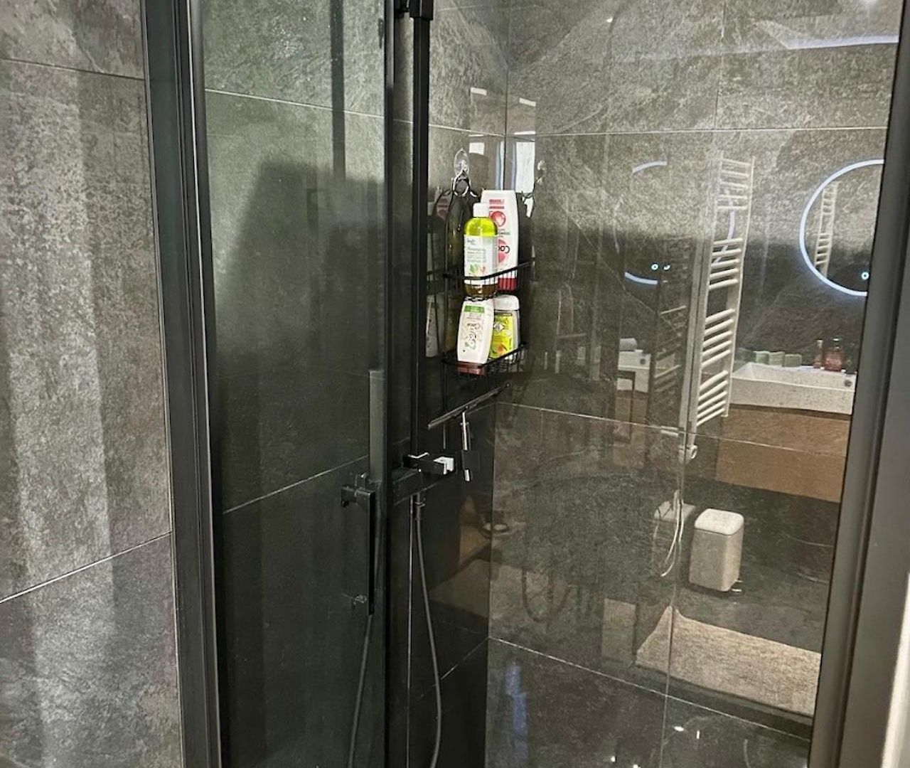 2 Chambres, Balcons, Vue Imprenable, Climatisation - Palace Bleu