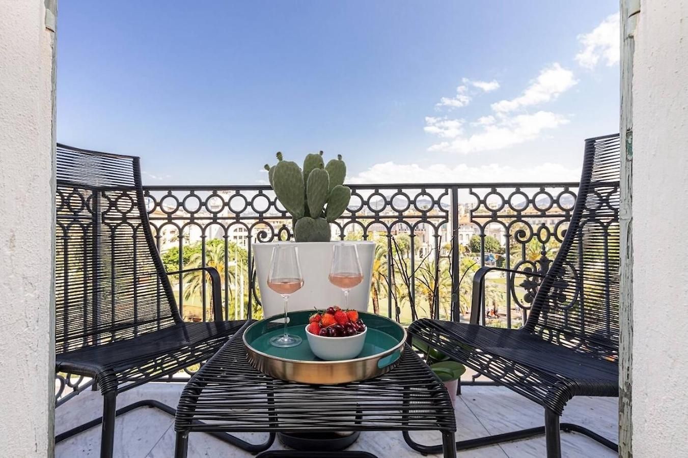 Appartement 2 Chambres, Balcons, Vue Imprenable, Climatisation - Palace Bleu