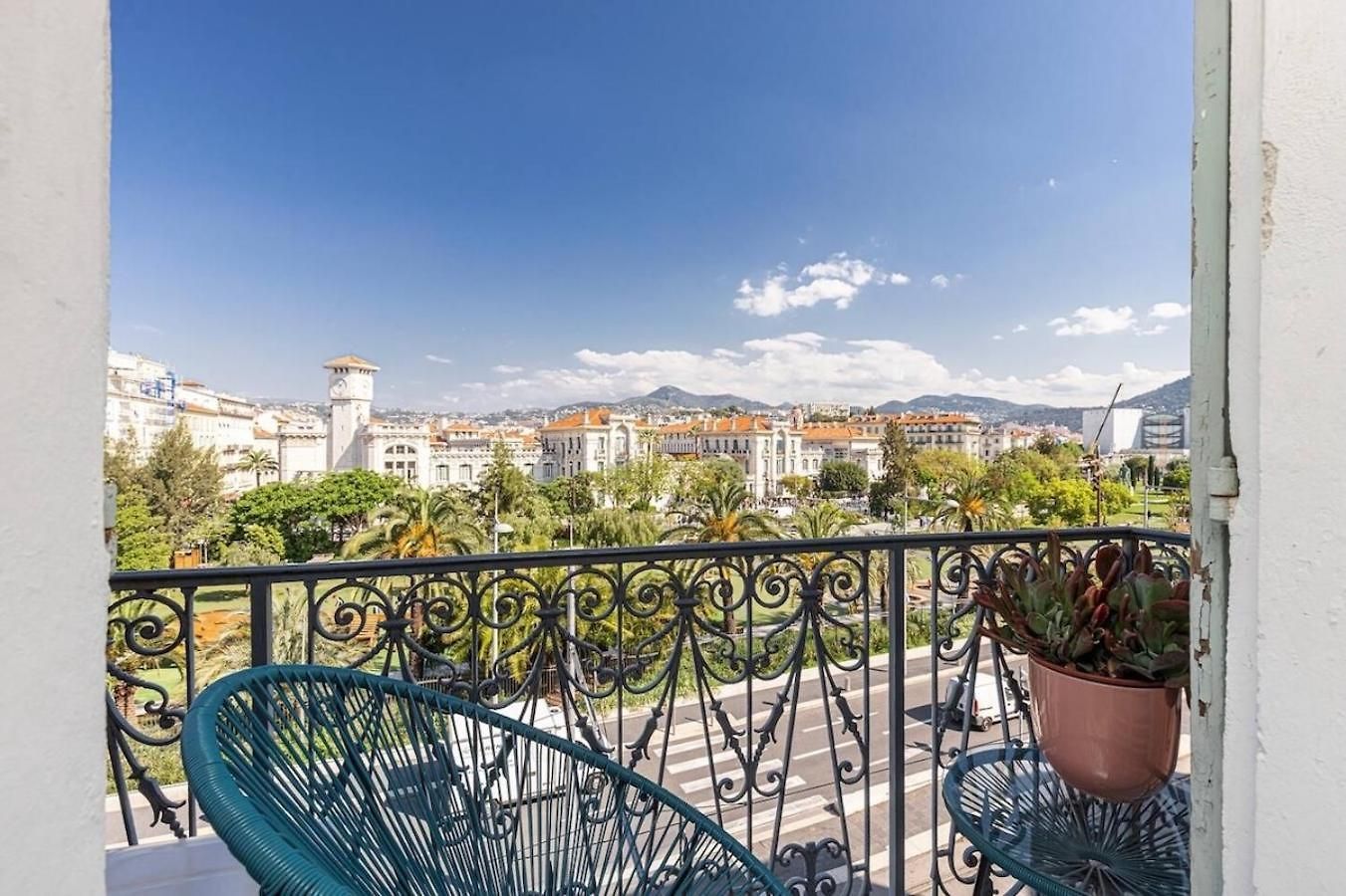 2 Chambres, Balcons, Vue Imprenable, Climatisation - Palace Bleu Appartement