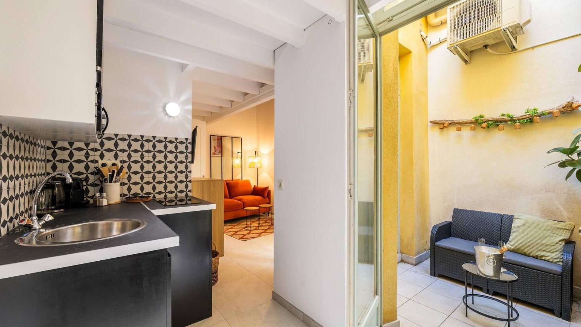 Appartement Jolie Duplex Avec Patio *