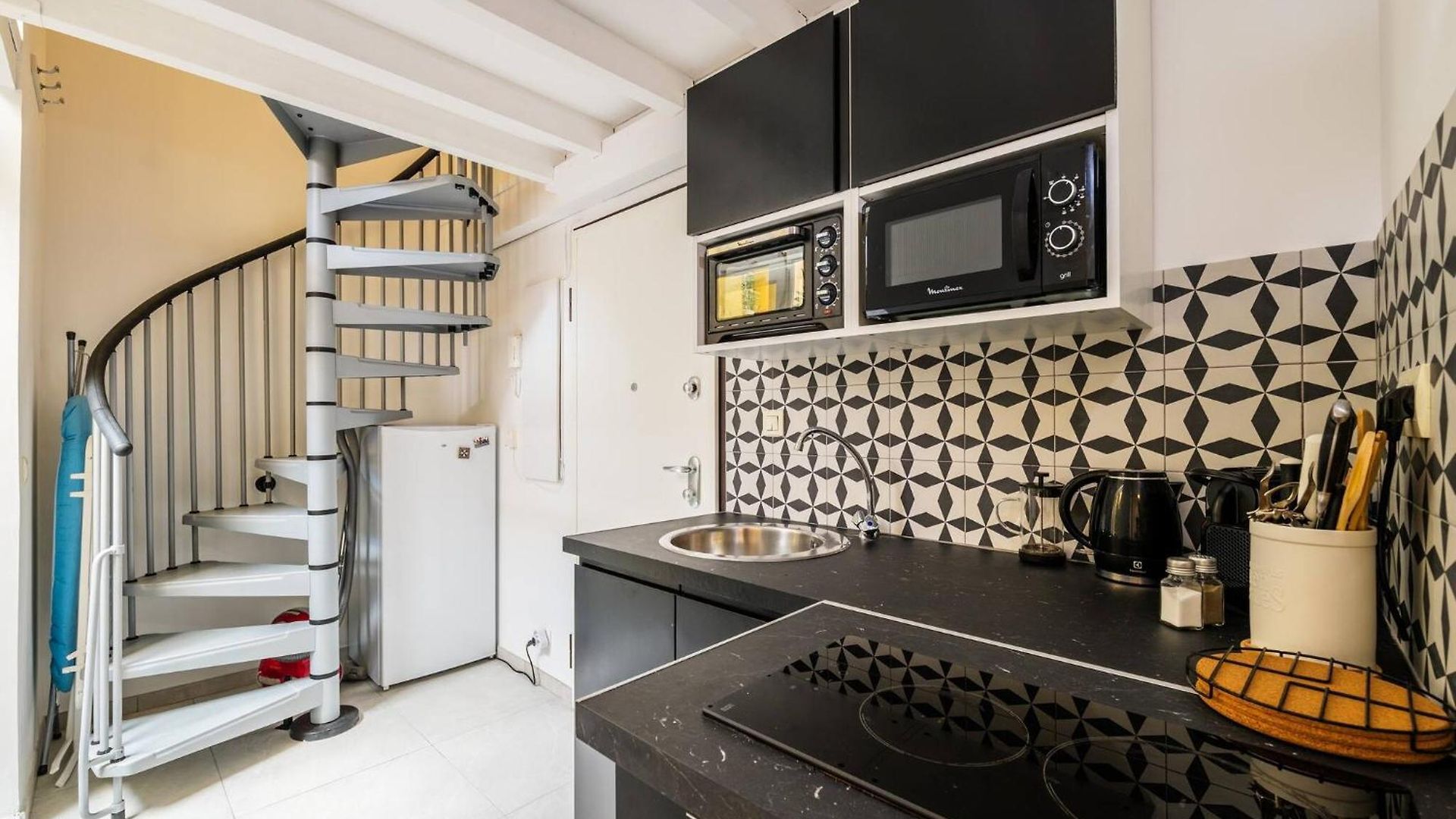 Jolie Duplex Avec Patio Appartement