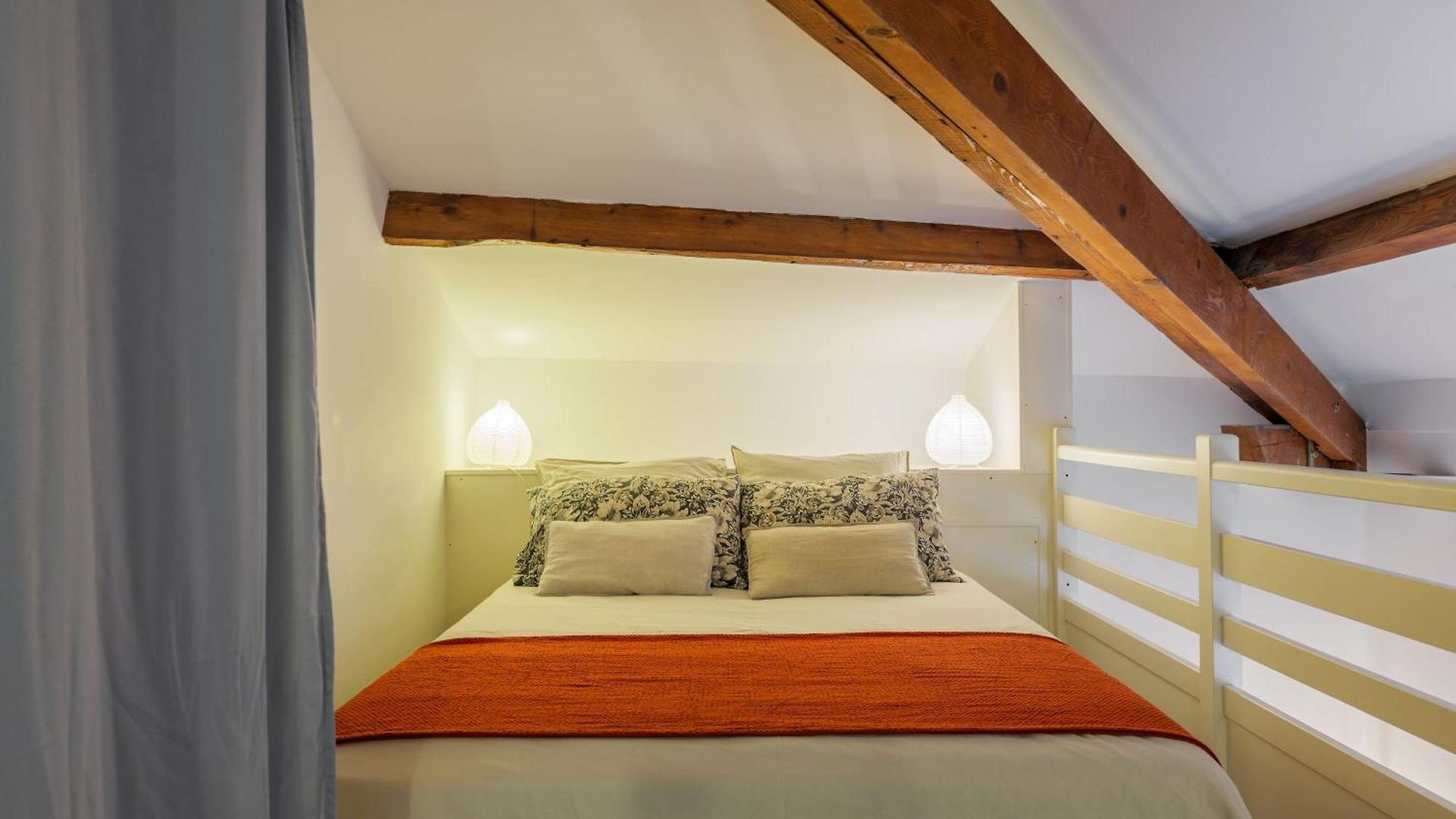 Jolie Duplex Avec Patio *