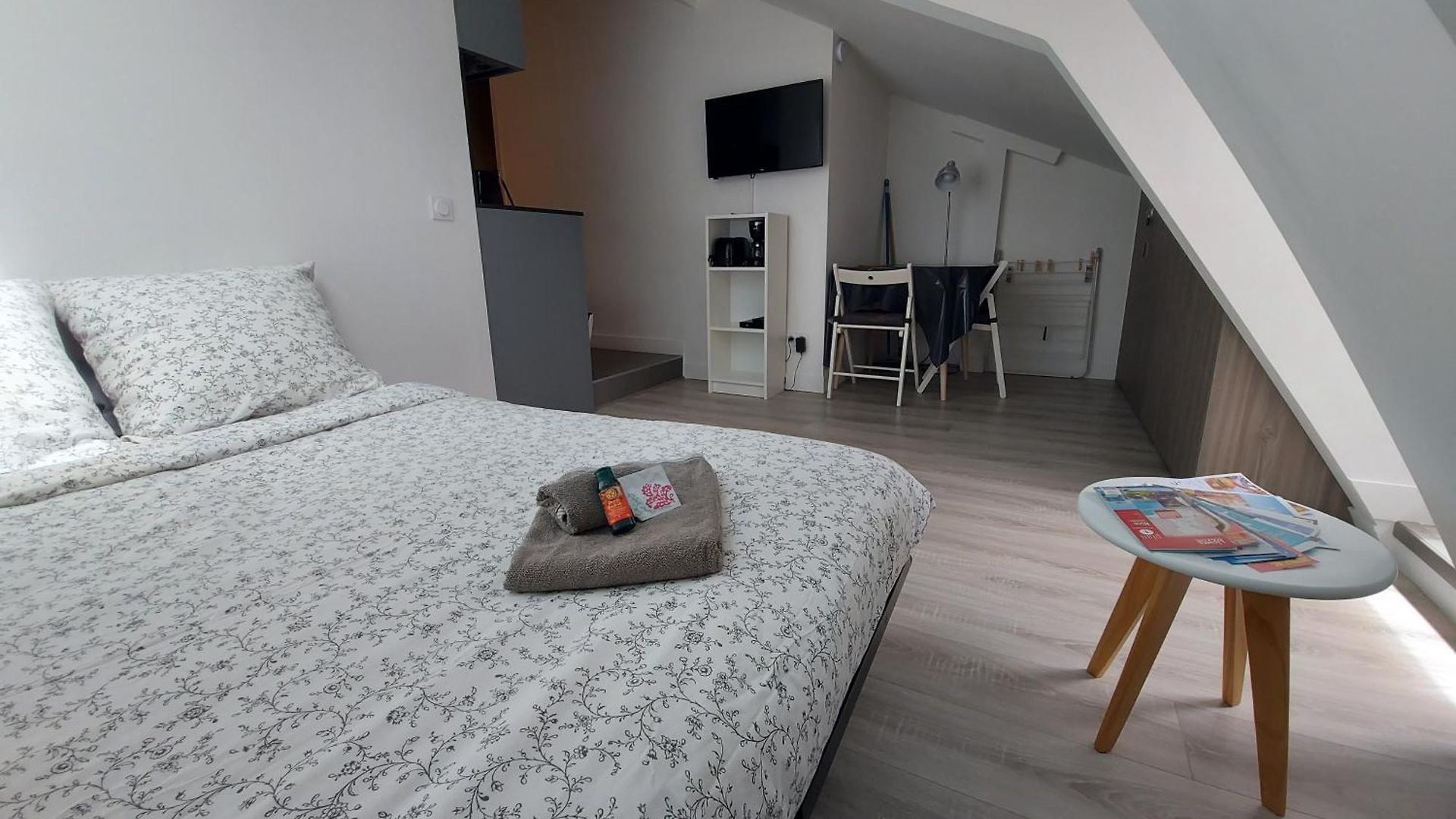 Appartement Centre De : Renove, Climatise Et Calme Nice