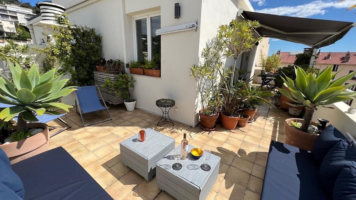 Cosy Penthouse Le Port 2 Br - 2 Bath * Nice