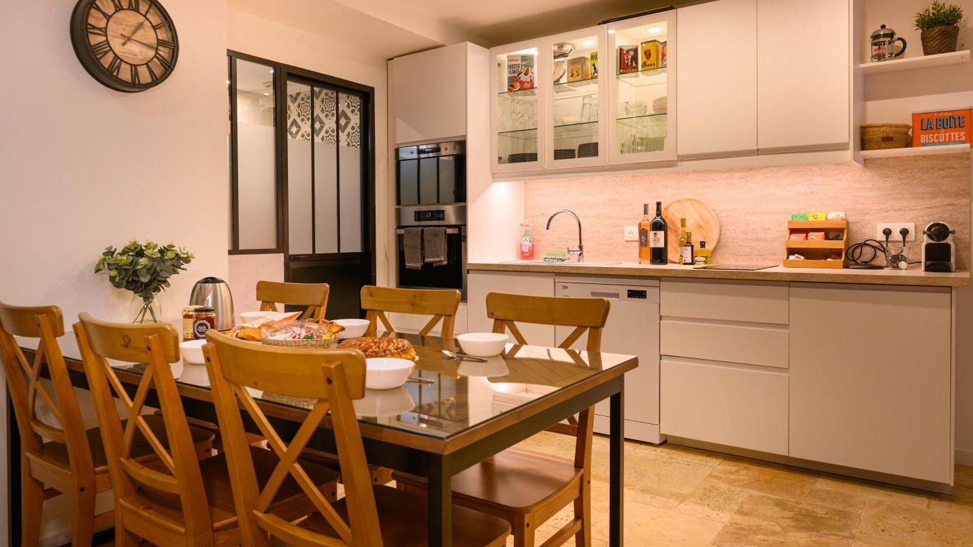 Magnifique Au Centre-ville De Appartement *