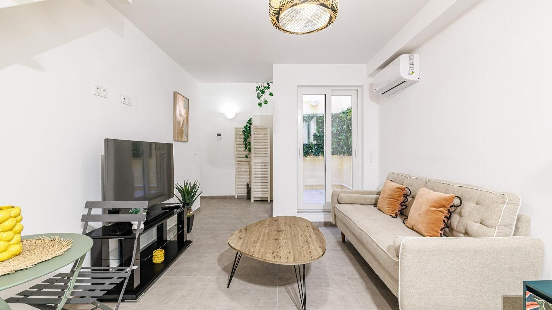 1 Bdr Duplex Downtown - Ac Nice