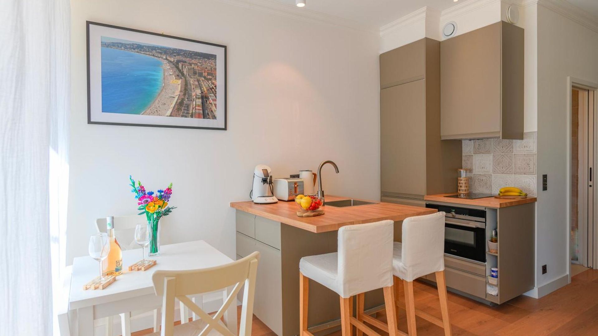 Hyper Centre, Balcon, 5min De La Plage, Ac Apartment Nice