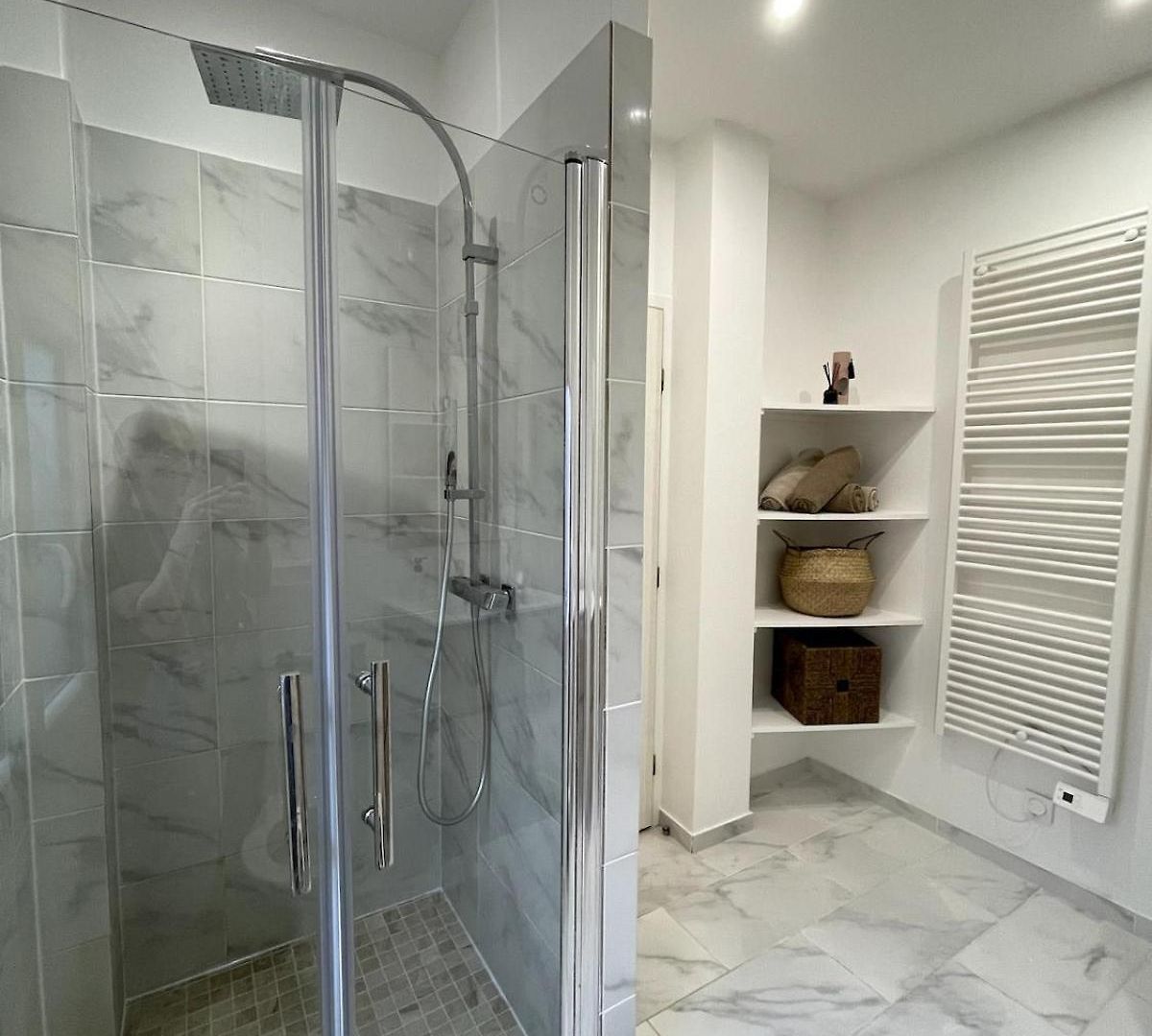 Appartement Joli 2 Pièces Avec Terrasse, Proche