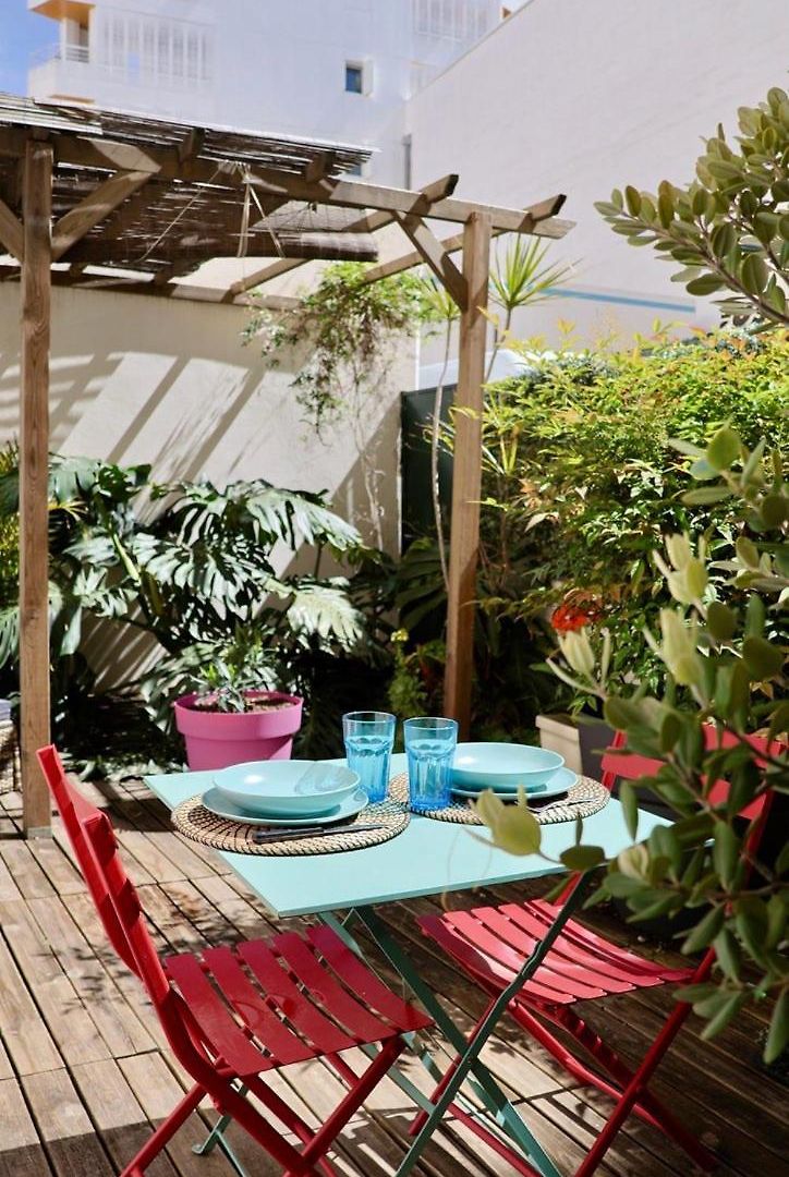 Appartement With Big Terrace Full Center With Air Conditioning *