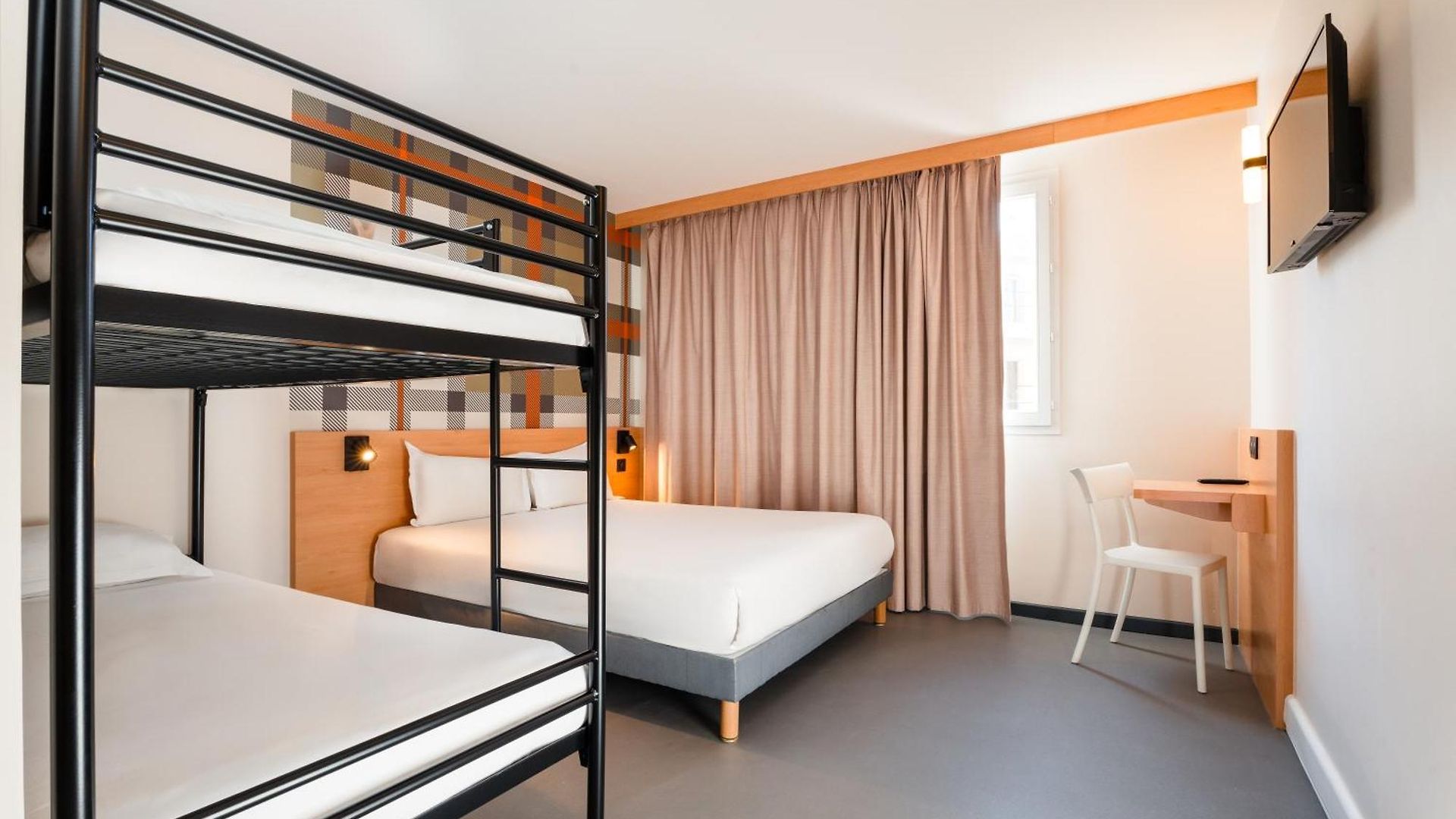 Hotel Easyhotel Old Town 2*