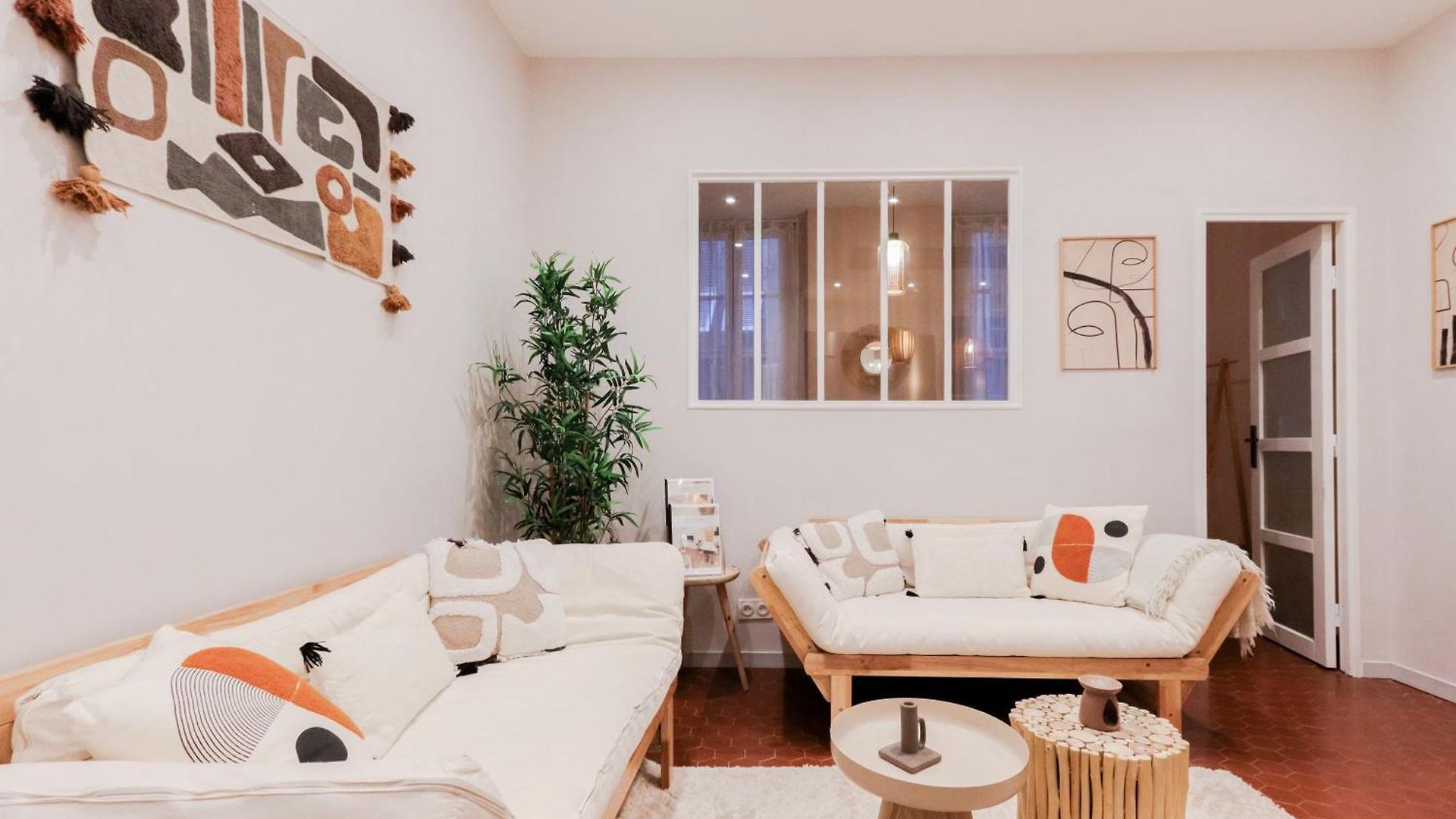 Apartment Old Town Place Rossetti Themed 2br Full Air Conditioning *