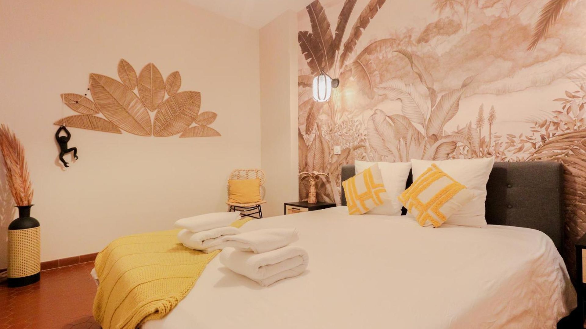 Old Town Place Rossetti Themed 2br Full Air Conditioning Apartment Nice