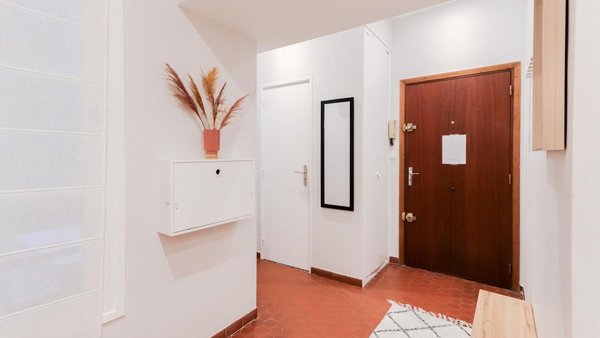 Old Town Place Rossetti Themed 2br Full Air Conditioning Nice