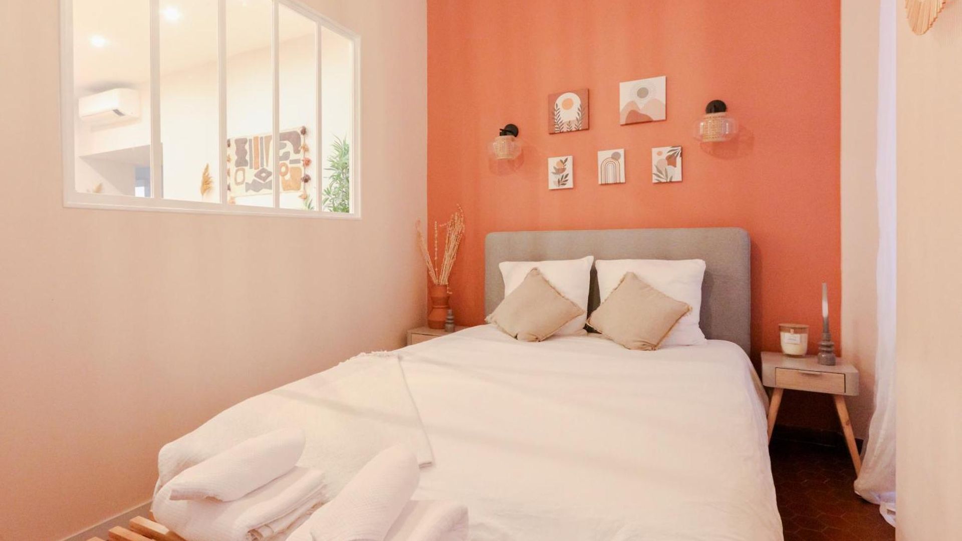 Old Town Place Rossetti Themed 2br Full Air Conditioning Apartment