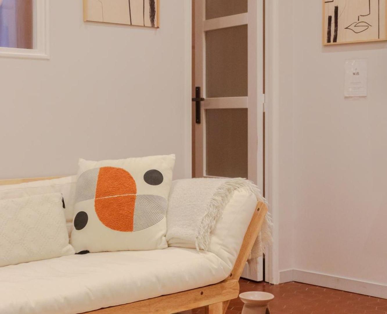 Old Town Place Rossetti Themed 2br Full Air Conditioning Nice