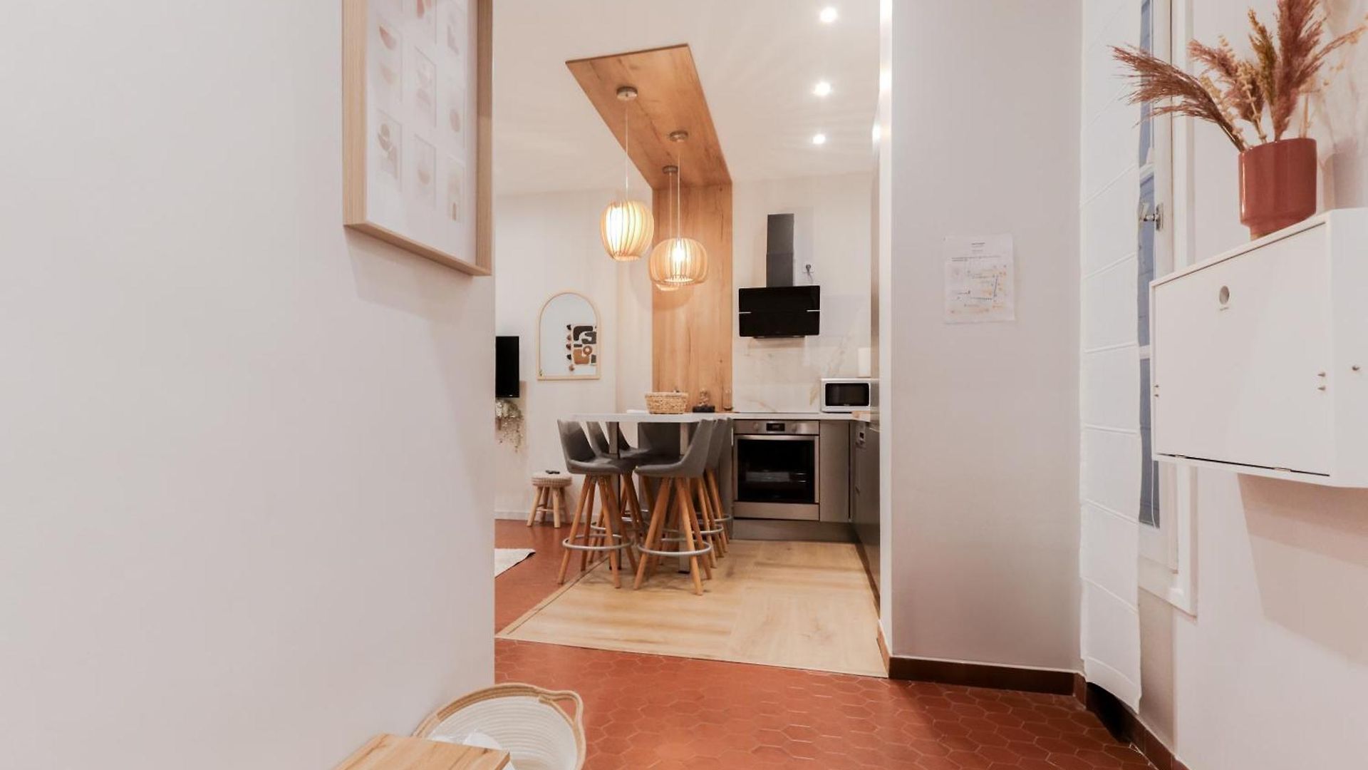 Old Town Place Rossetti Themed 2br Full Air Conditioning Apartment Nice