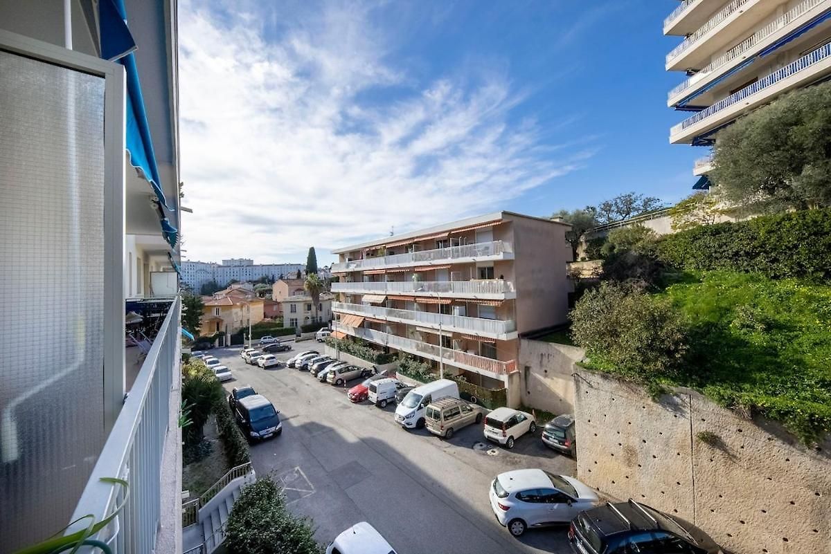 Appartement Spacious And Pleasant 3 Bedroom Flat Nice