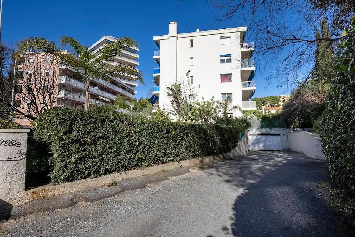 Spacious And Pleasant 3 Bedroom Flat Appartement