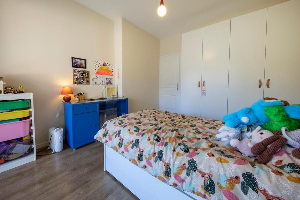 Appartement Spacious And Pleasant 3 Bedroom Flat
