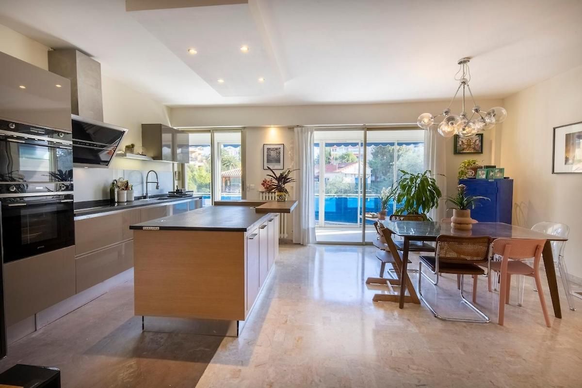 Appartement Spacious And Pleasant 3 Bedroom Flat Nice