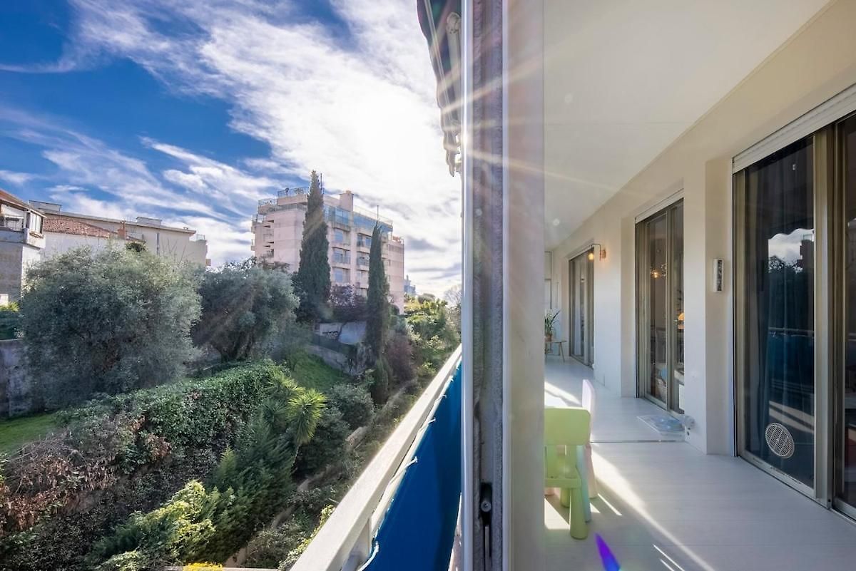 Appartement Spacious And Pleasant 3 Bedroom Flat *