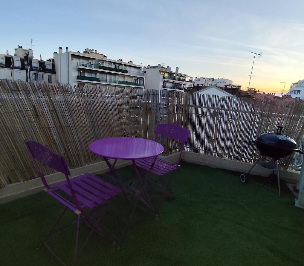 Cozy Downtown 2 Bedroom 1 Min 1 Min Tramway 10min Airport Air Conditionner *