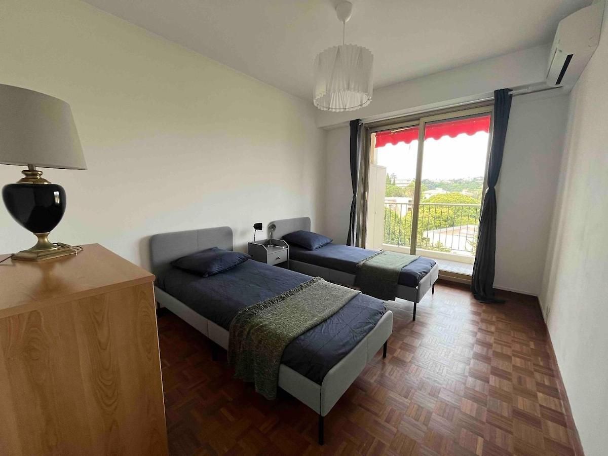 Beautiful Pool & Garage View Appartement