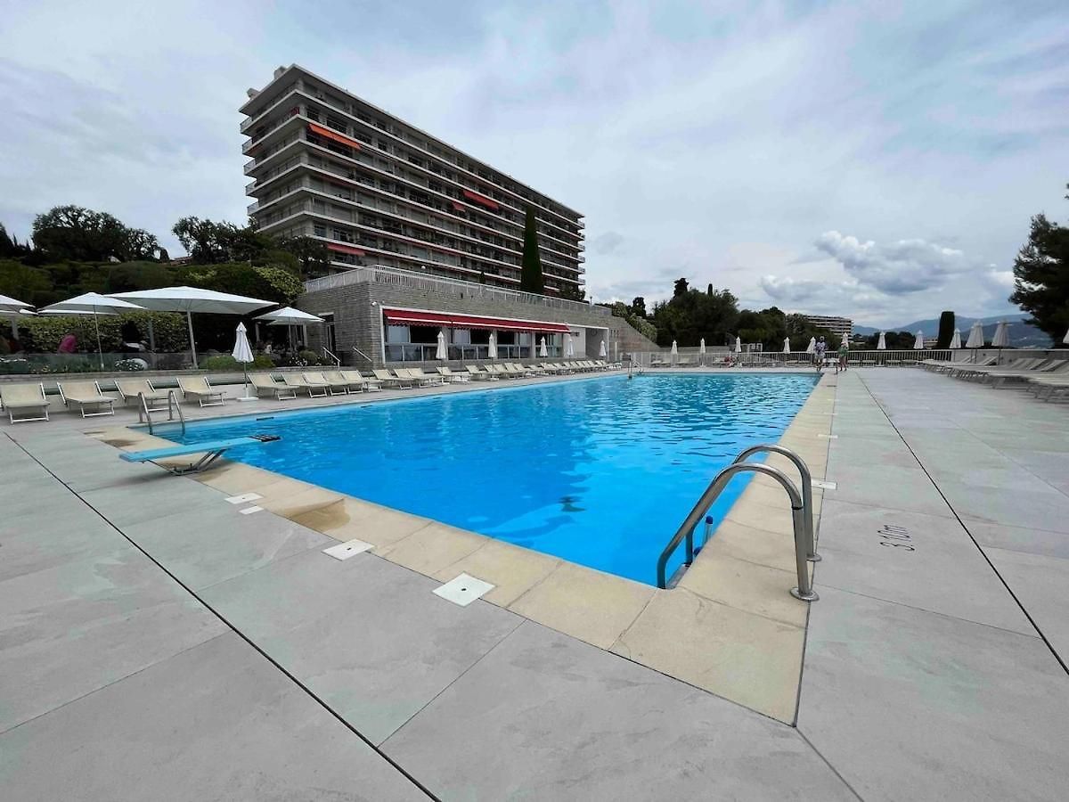 Appartement Beautiful Pool & Garage View *