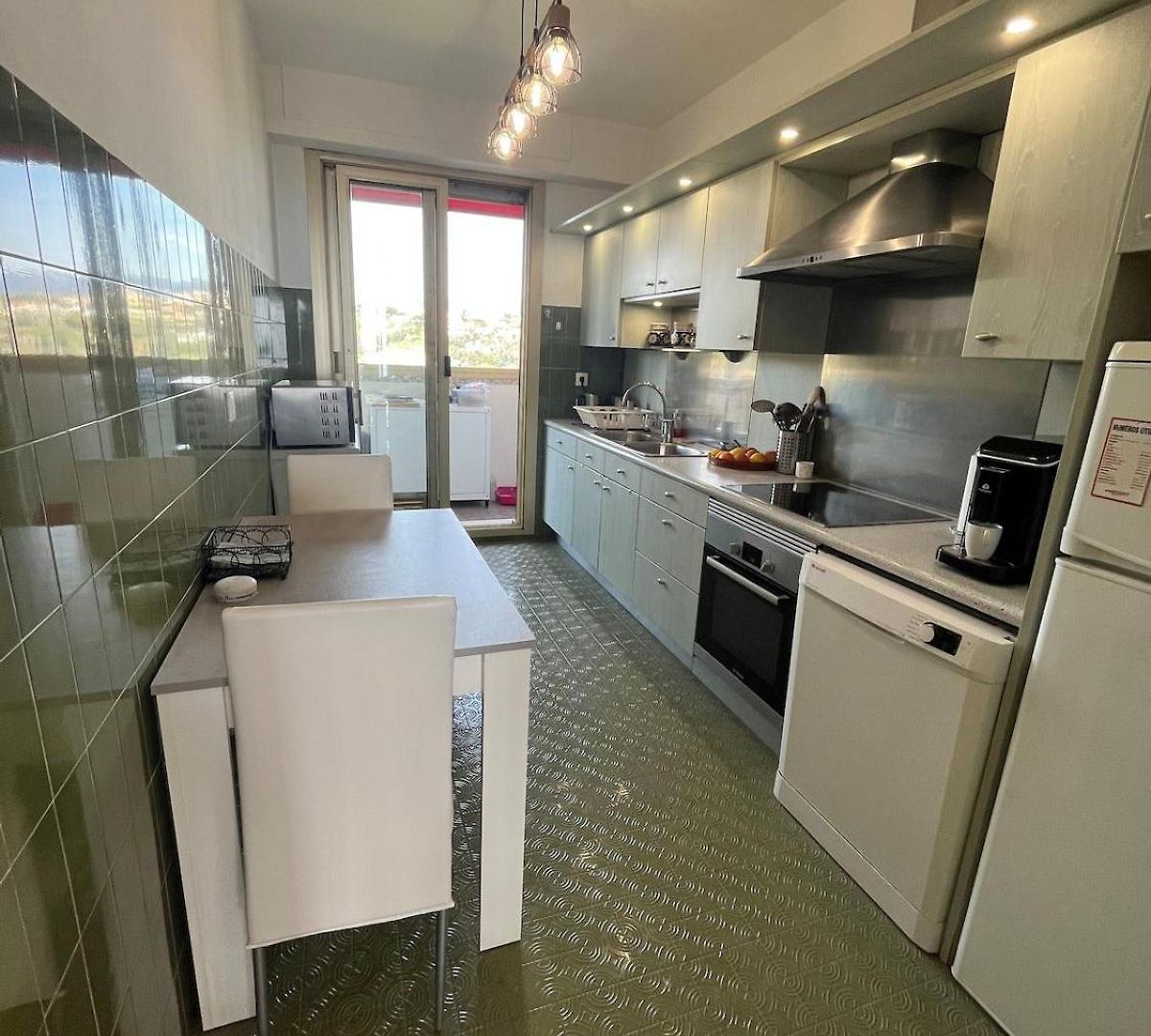 Beautiful Pool & Garage View Appartement Nice