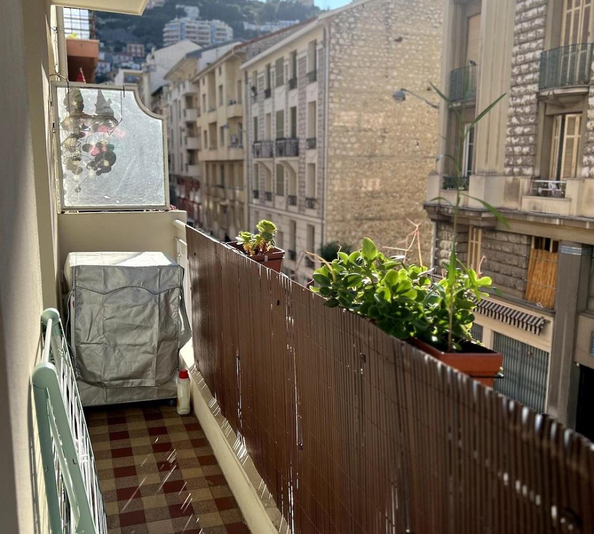 Apartment Modern With Balcony And Ac Walk To Tramway Near Center