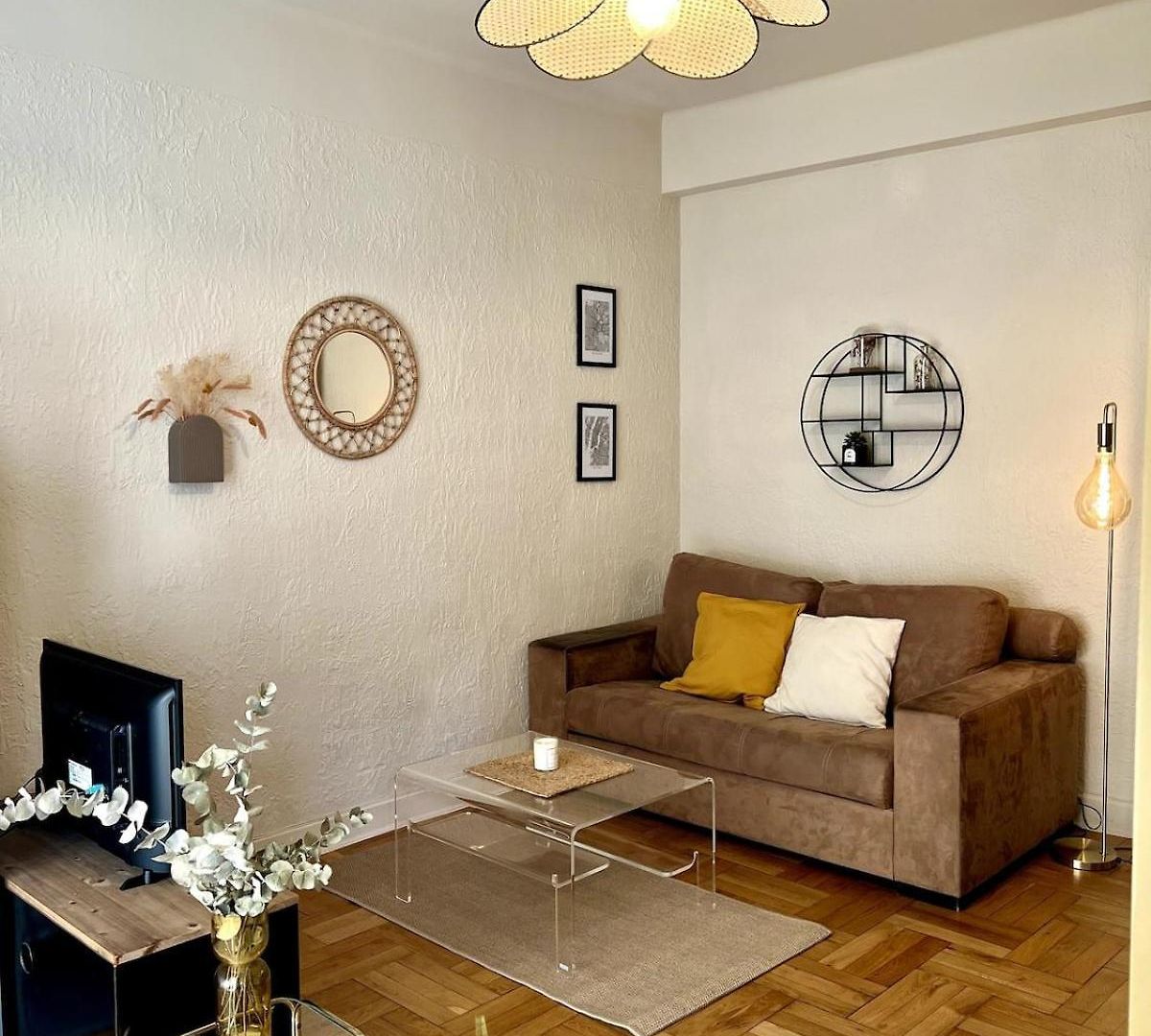 Modern With Balcony And Ac Walk To Tramway Near Center Apartment