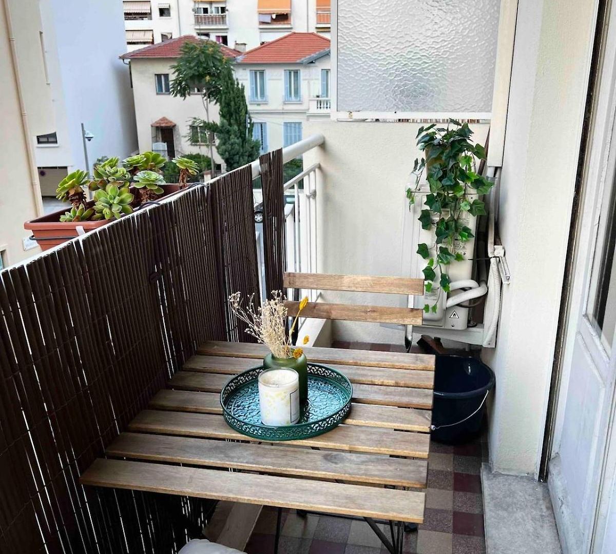 Modern With Balcony And Ac Walk To Tramway Near Center Apartment *