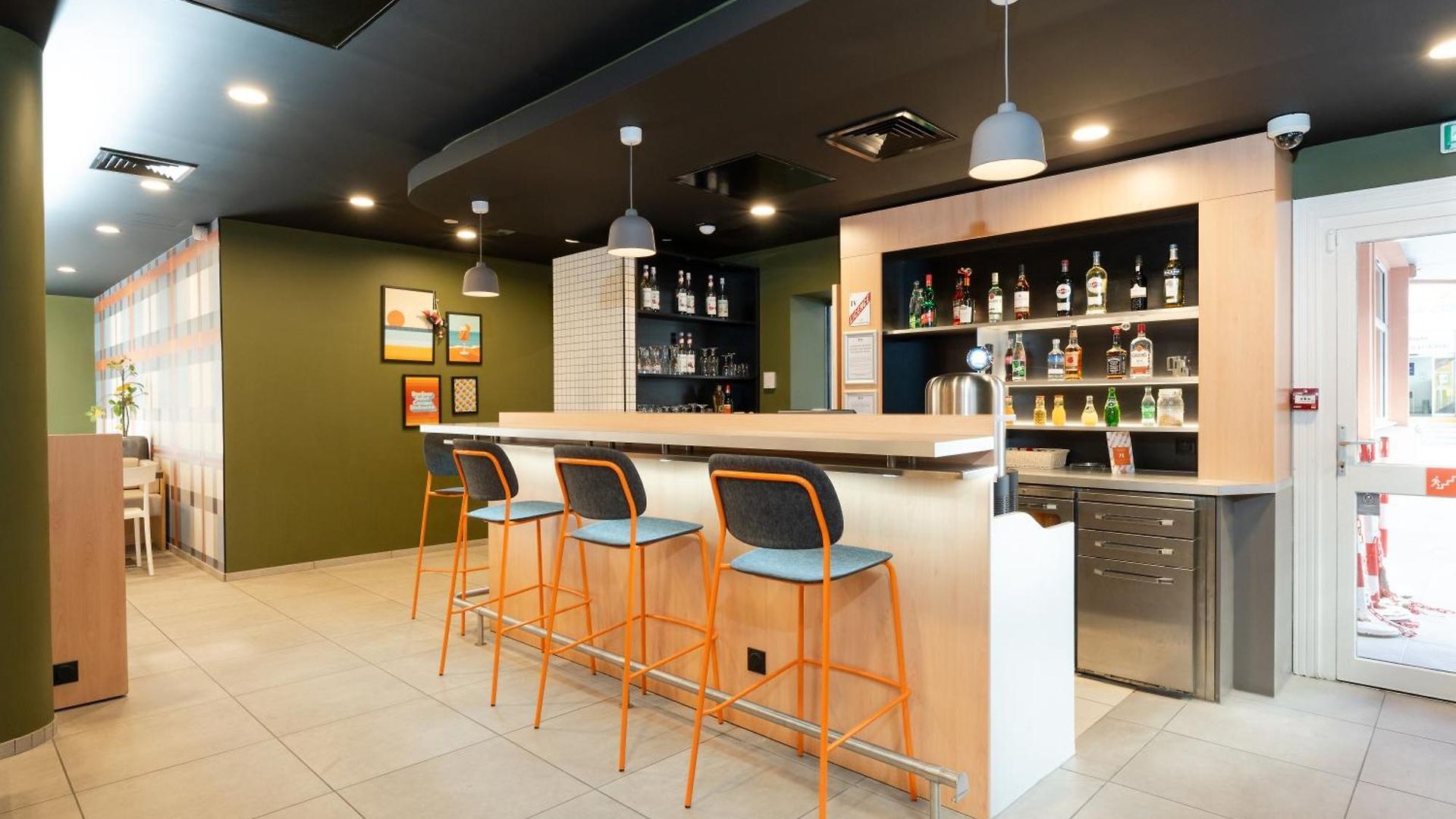 Easyhotel Old Town 2*