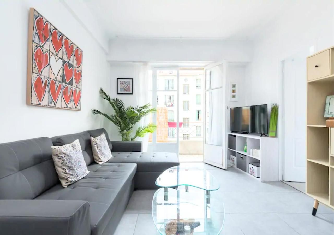 Beautiful & Spacious 2 Bed Near Center Appartement
