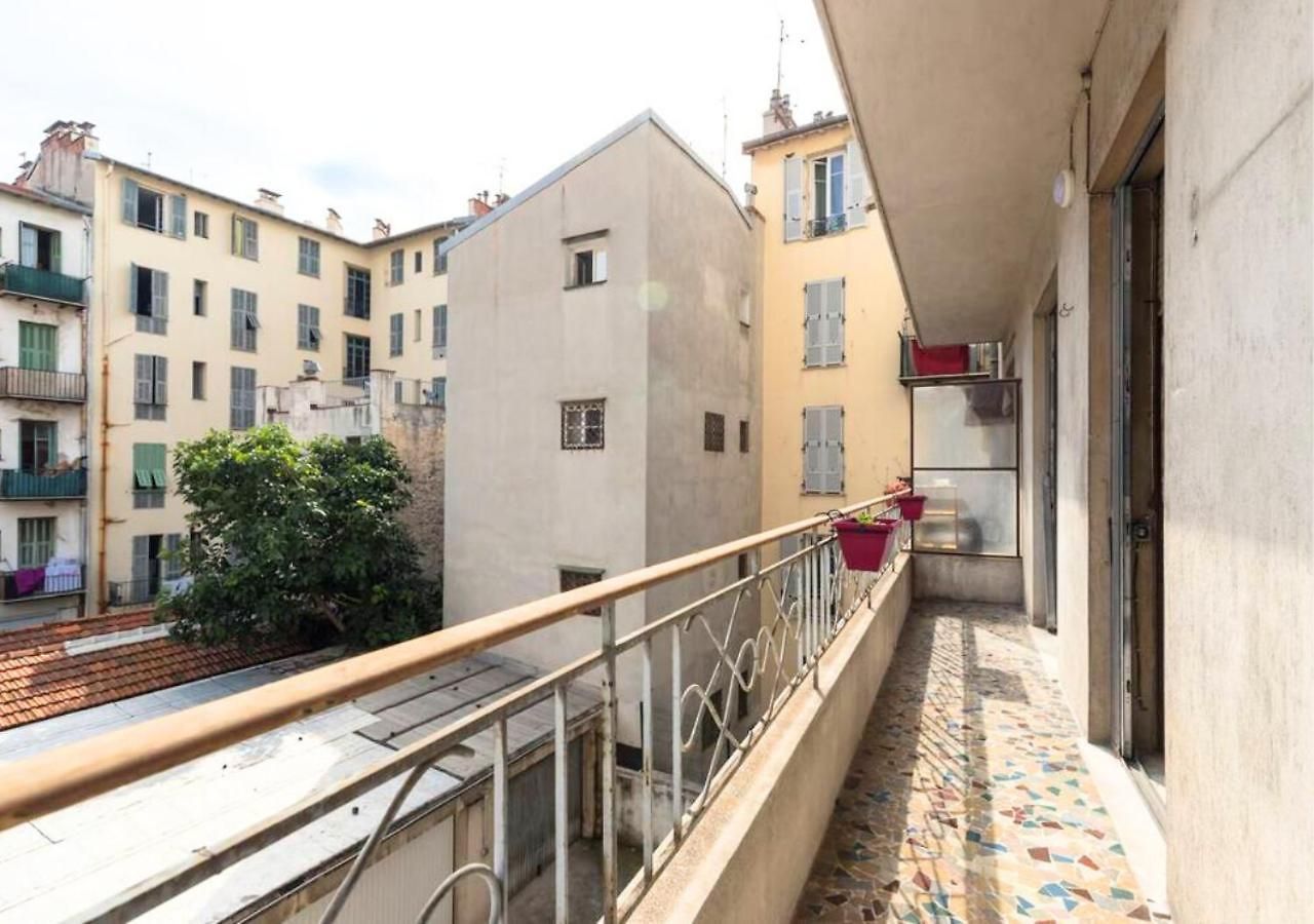 Beautiful & Spacious 2 Bed Near Center Appartement Nice