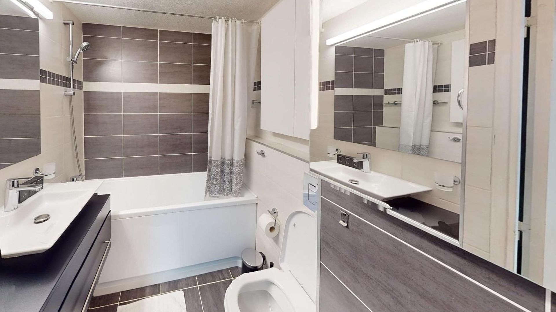 Appartement Cozy With Balcony - 5 Min To The