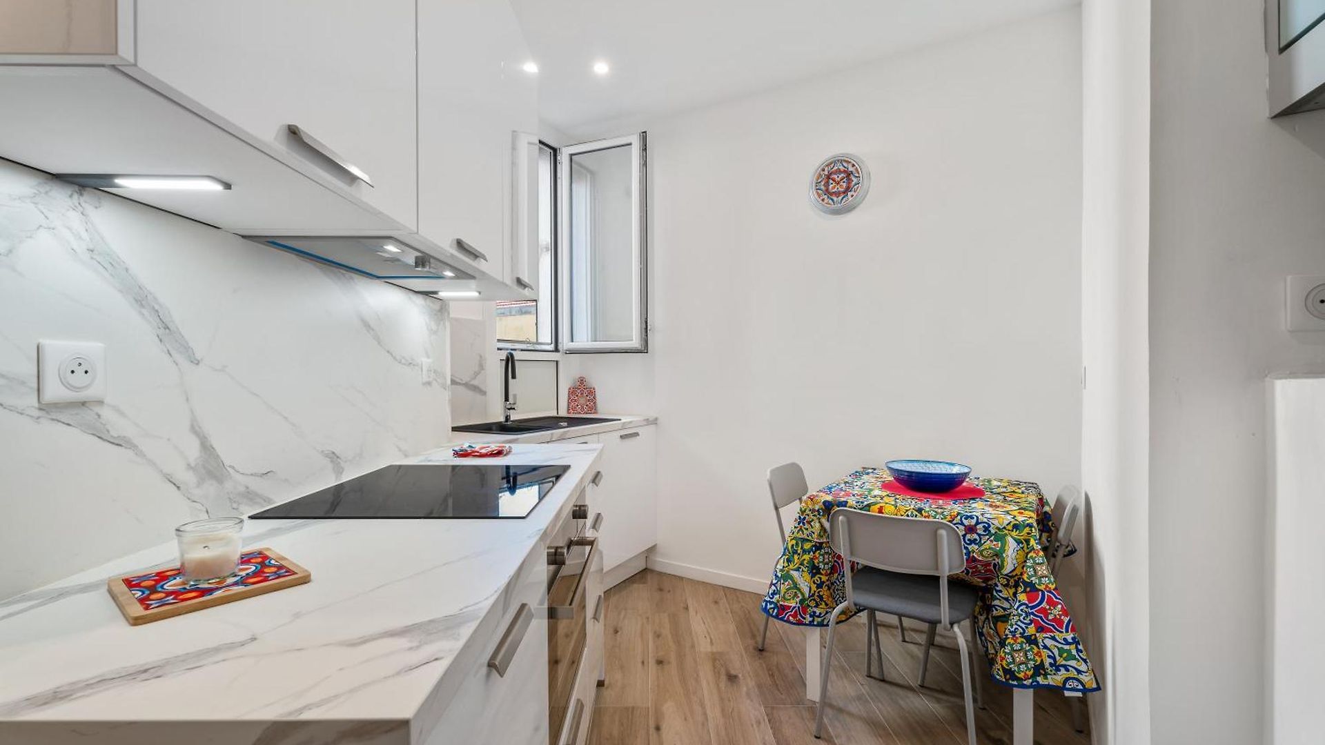 Renting - Honore - Elegant Near Promenade Des