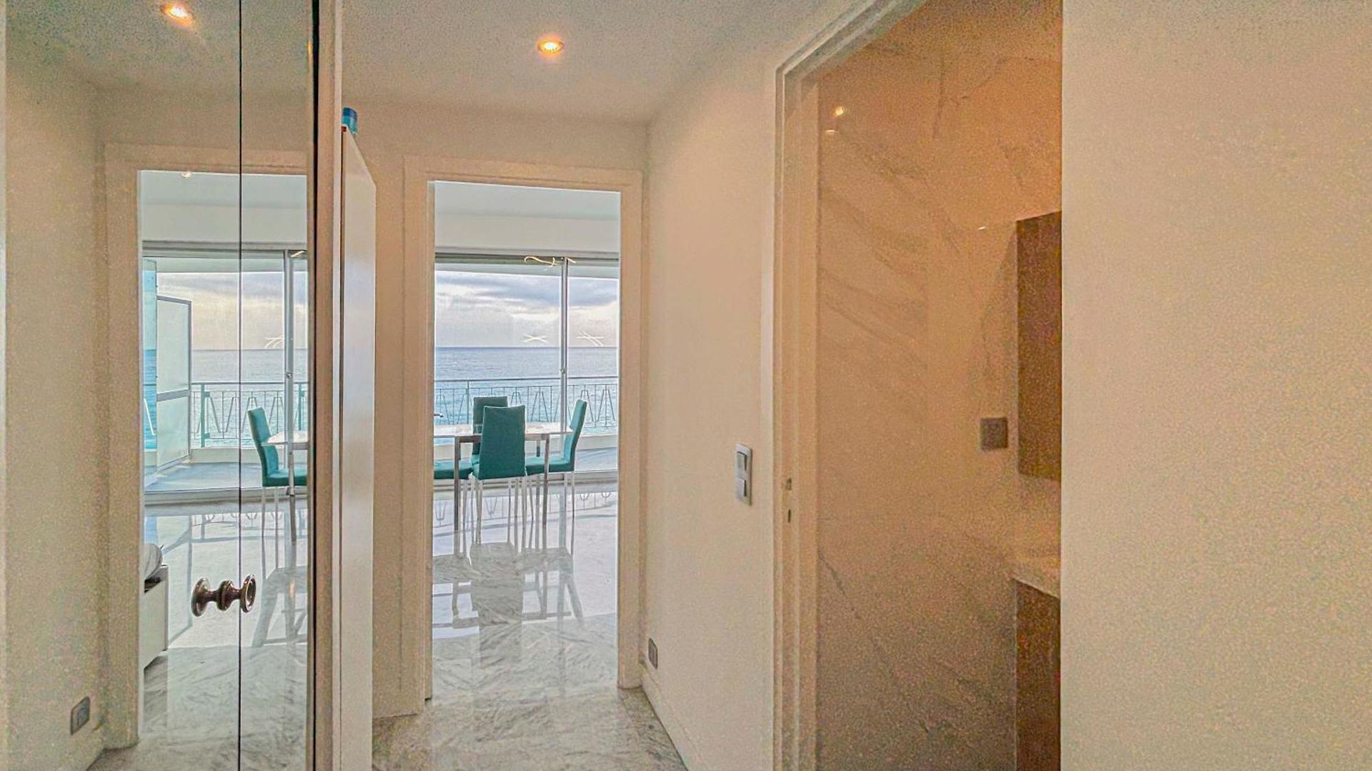 Promenade Des - Vue Mer, Ac, 2pers Apartment *