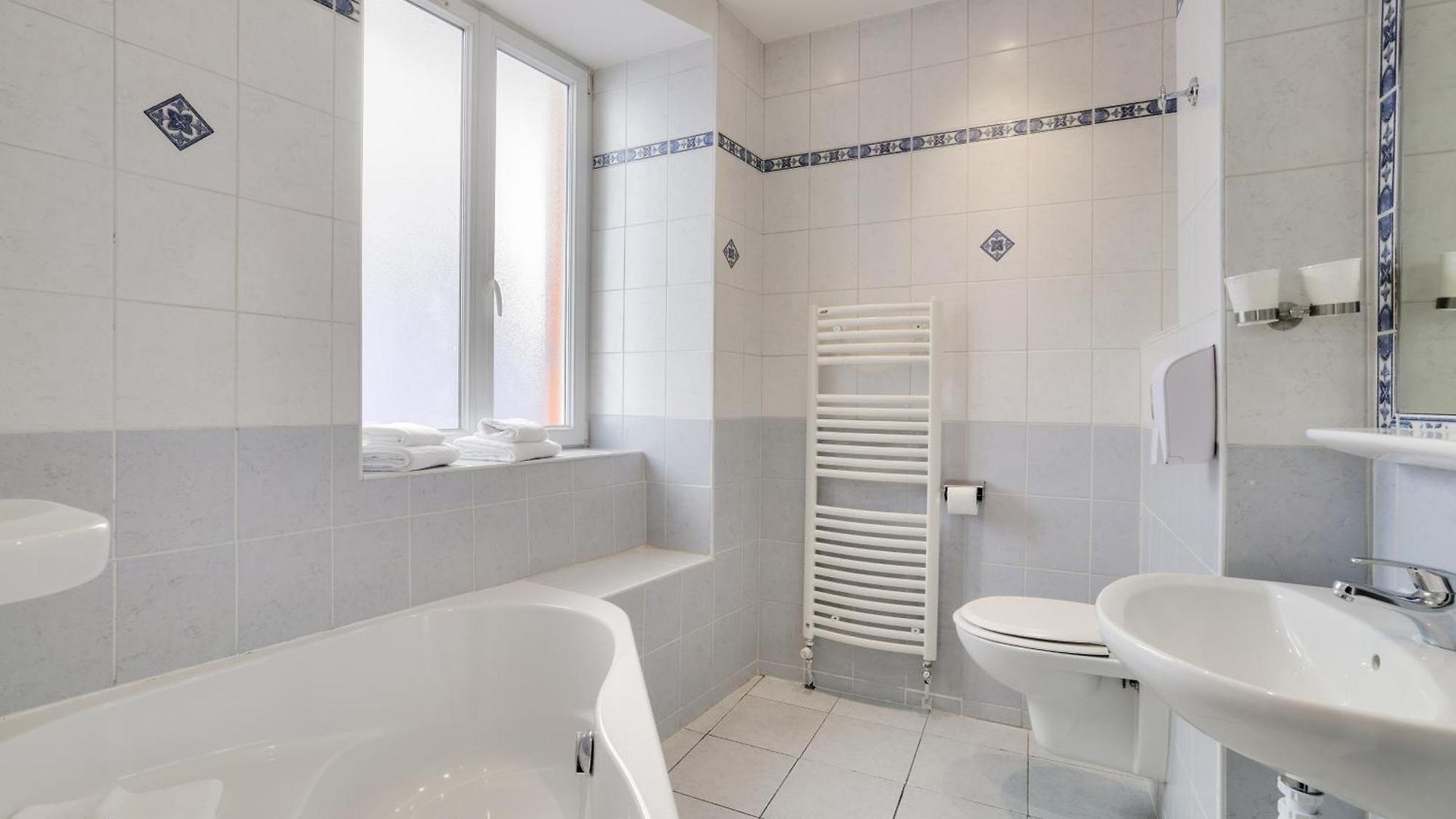 Lepante Hotel 2*