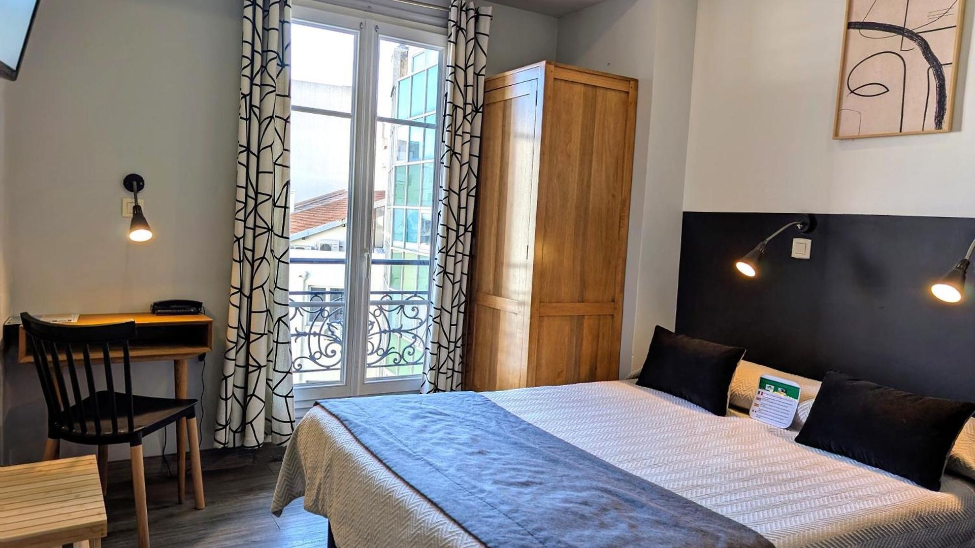 Hotel H33 2*