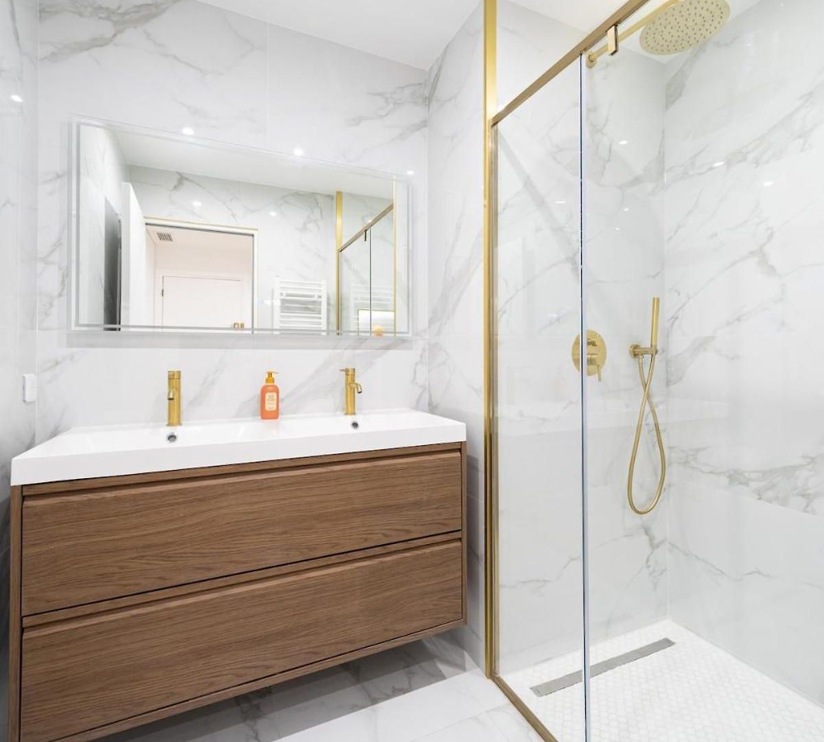 Beautiful 3 Rooms, Carre D 'or Apartment