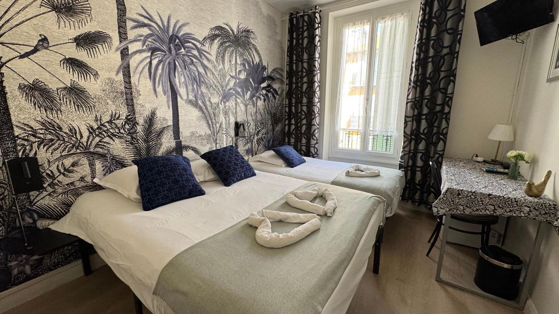 Des Dames Hotel *