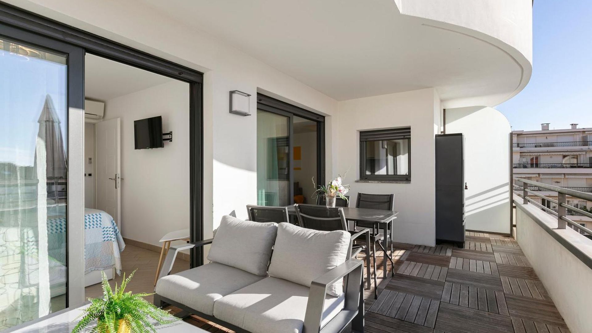 Relax Five Stars House