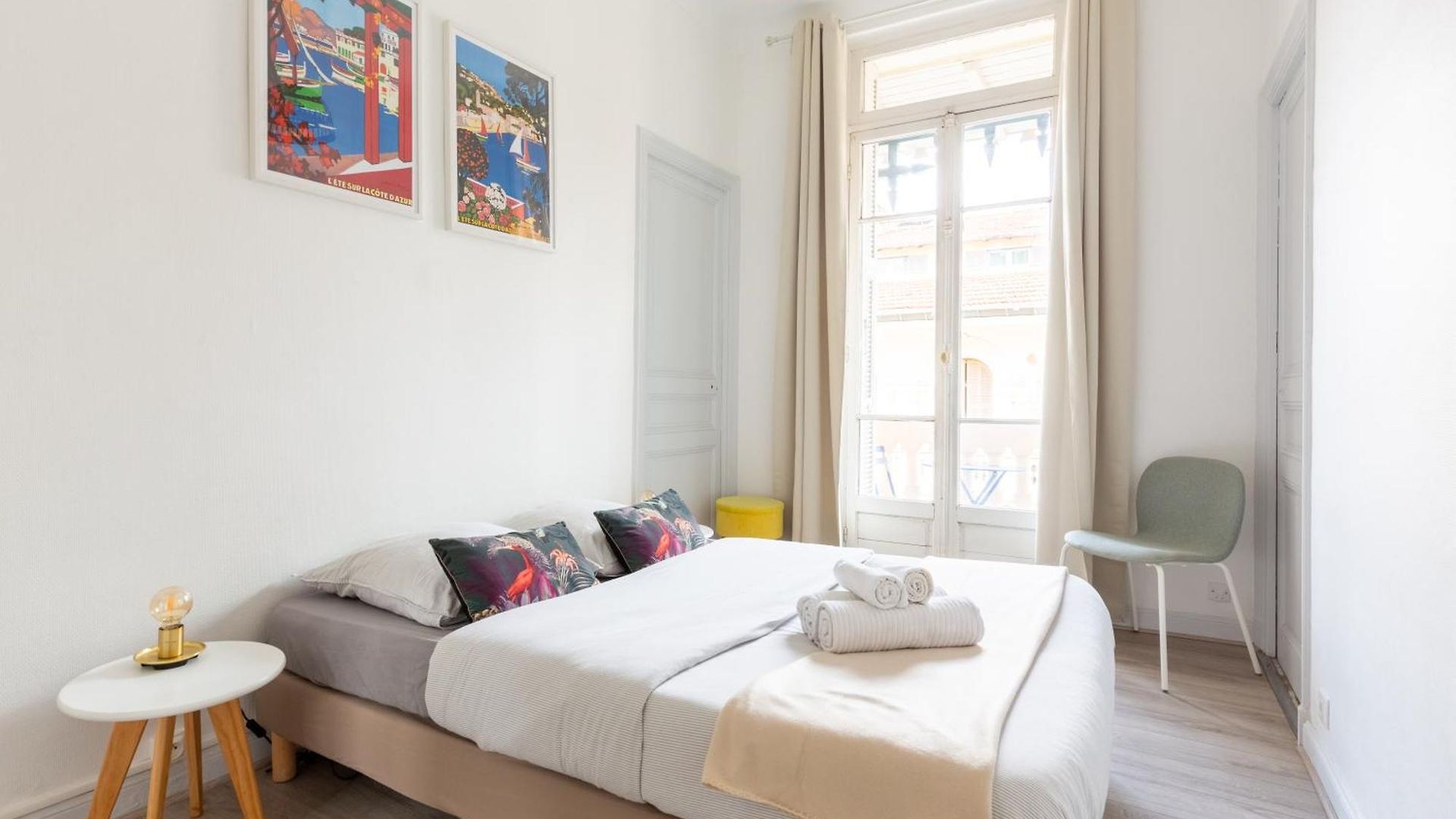 Retro-chic Proche De La Mer, 4 à 6 Personnes Appartement
