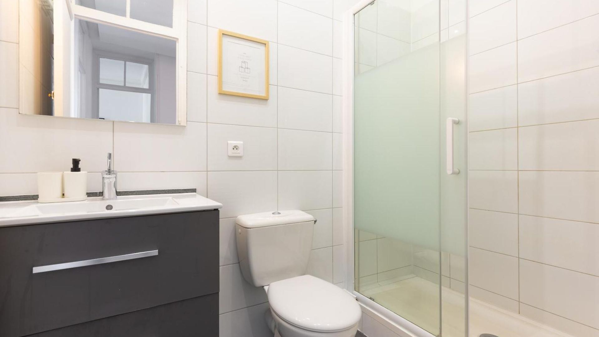 Retro-chic Proche De La Mer, 4 à 6 Personnes Appartement Nice