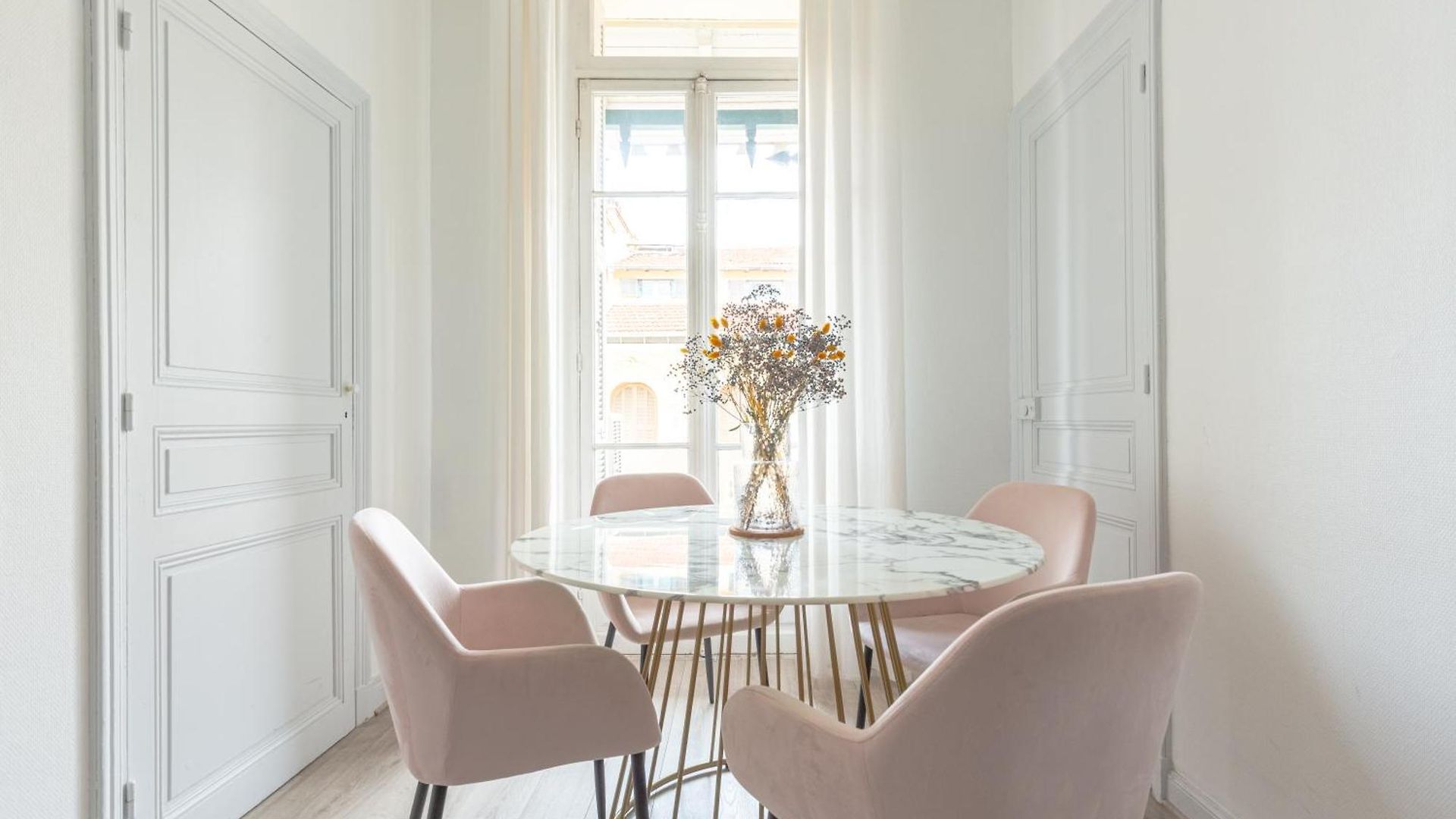 Appartement Retro-chic Proche De La Mer, 4 à 6 Personnes Nice