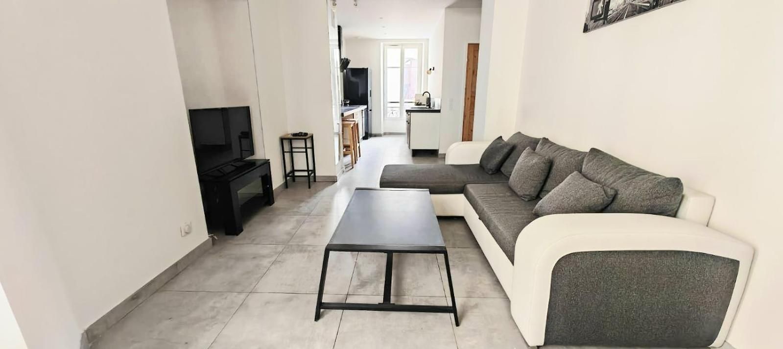 Au Coeur De La Apartment