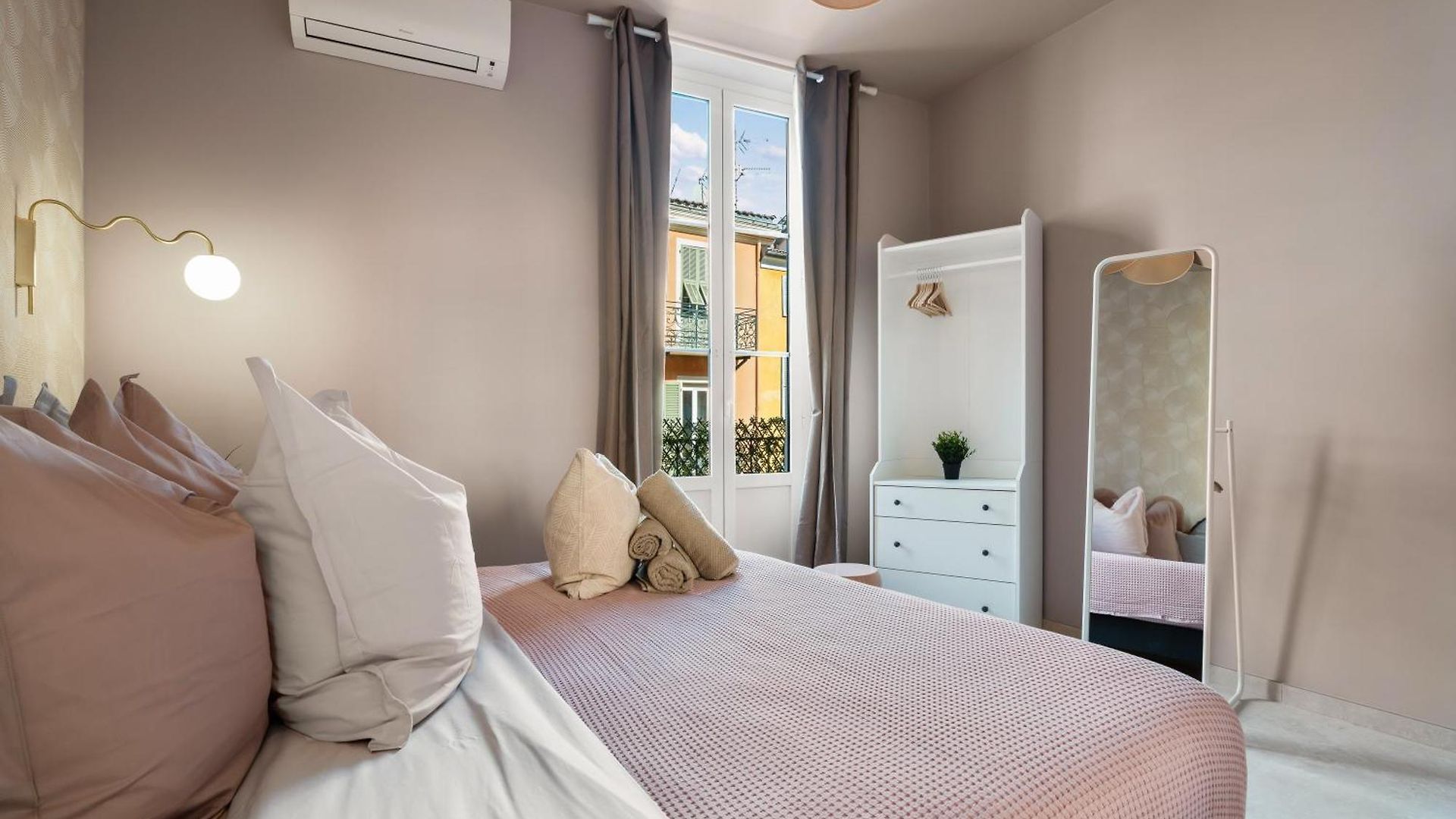 Renting - 8bonaparte - Architect Loft Luxury 4 Bedrooms View Place Du Pin *